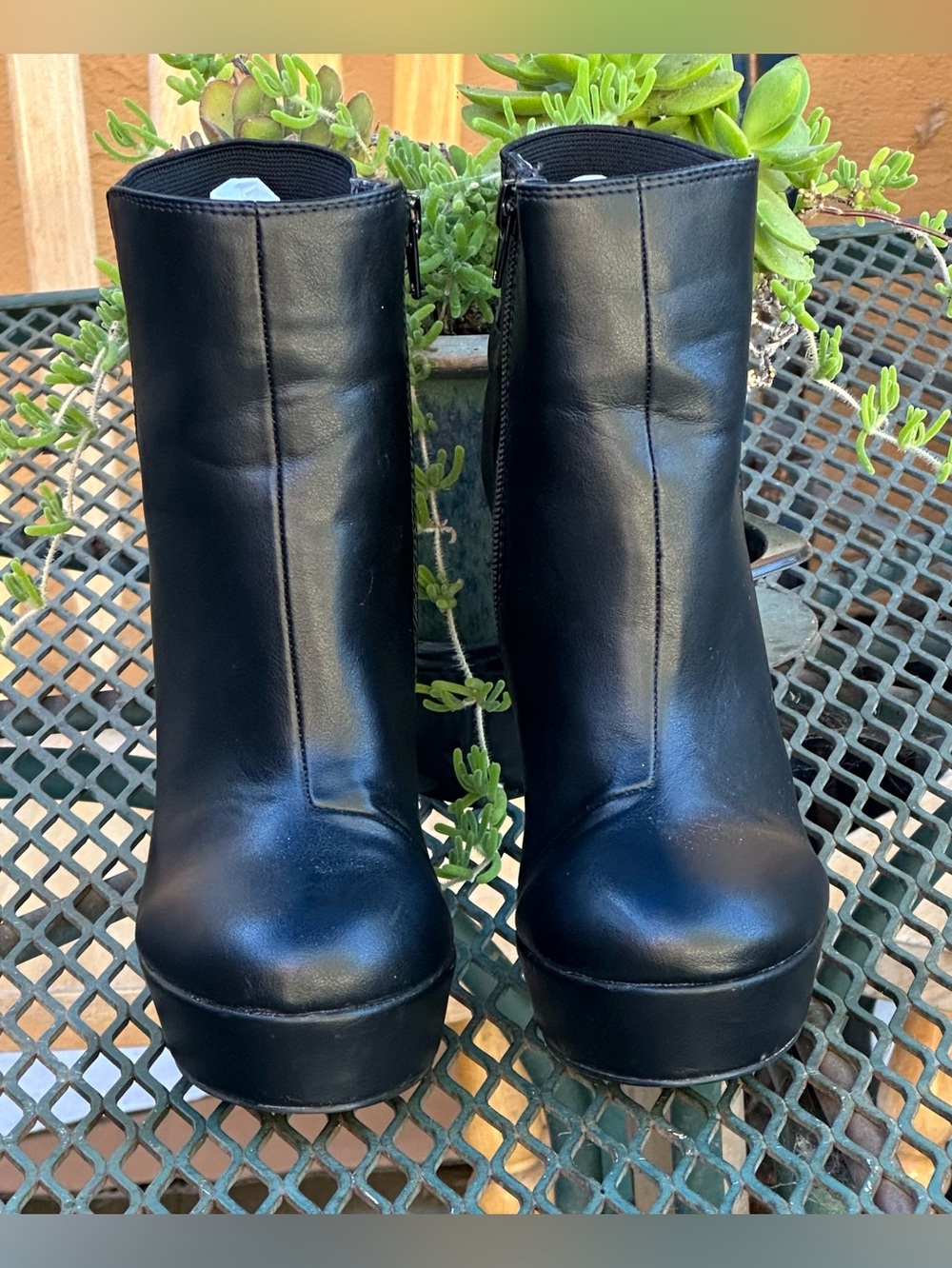 Qupid Women Round Toe Platform Ankle Booties Size 6